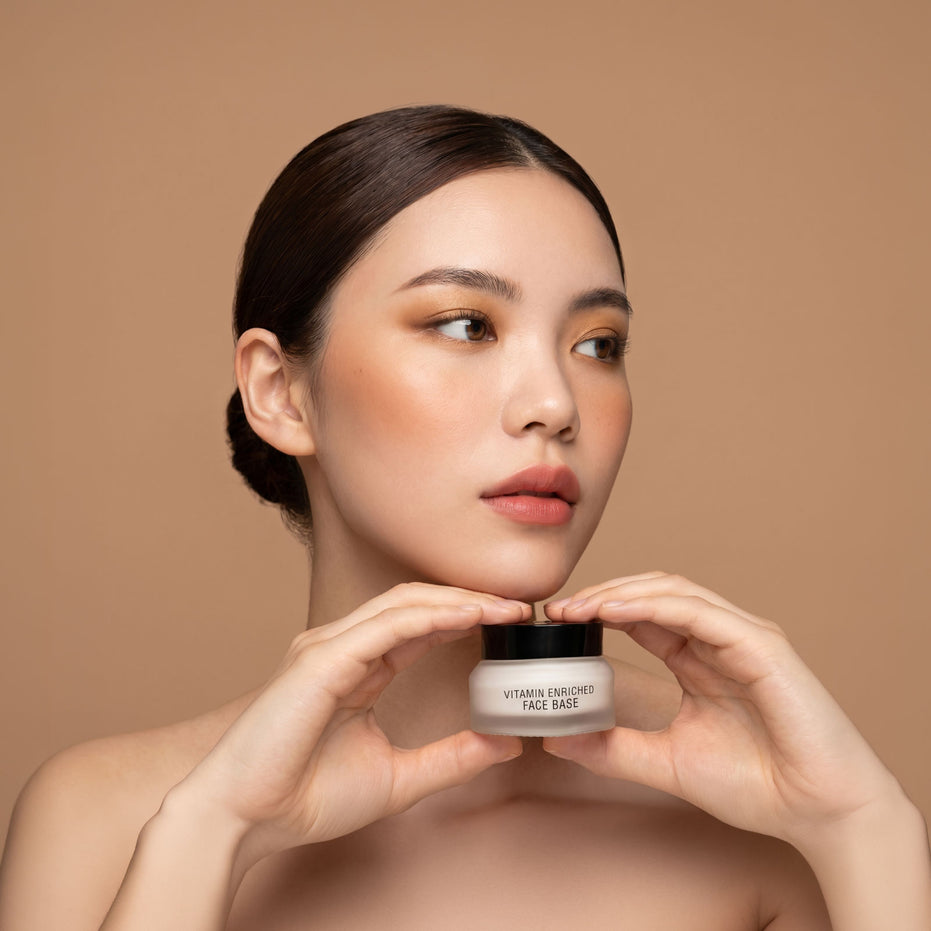 COSMED VITAMIN ENRICHED FACE BASE